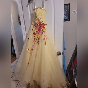 Yellow size 0 Tony Bowls